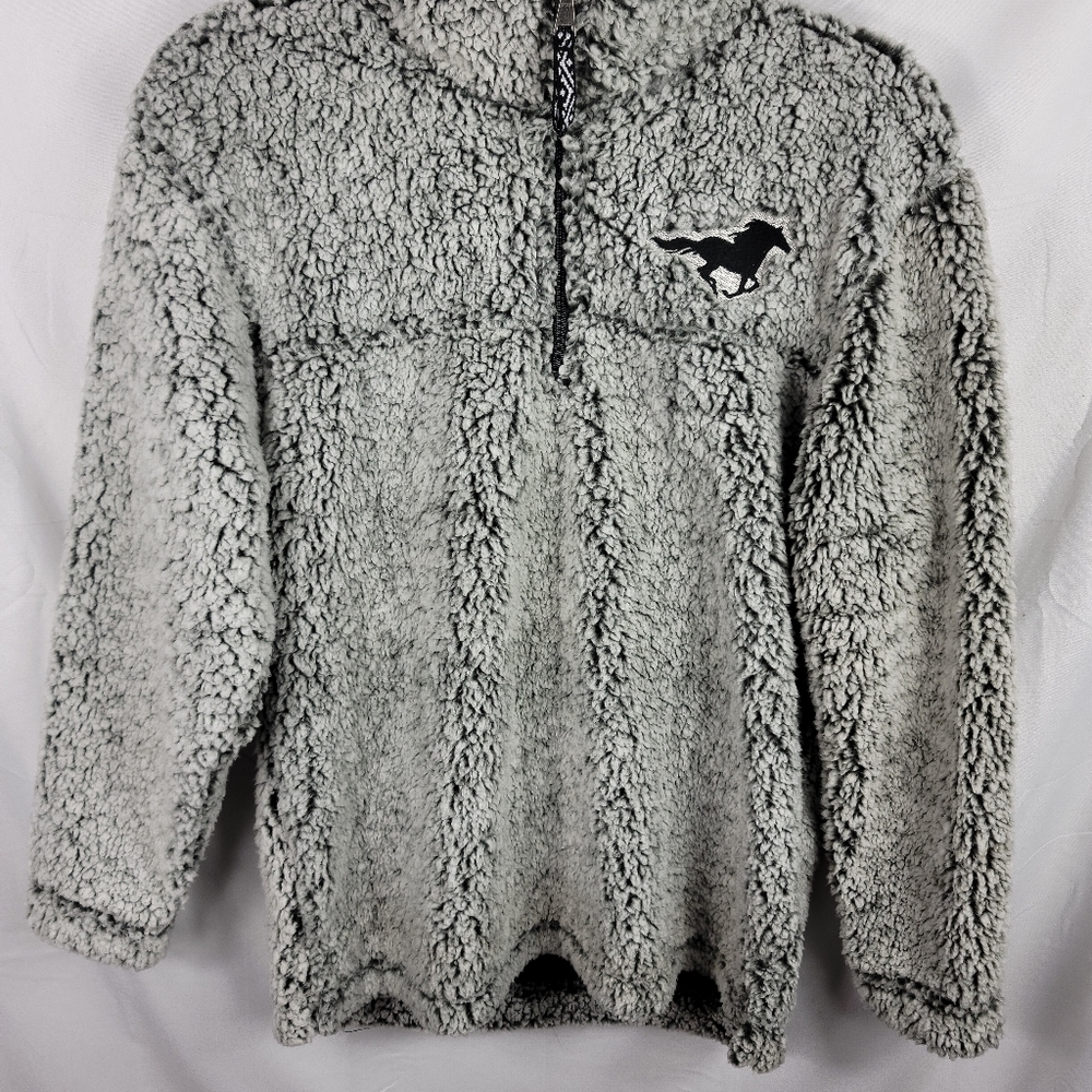 Boxer craft sherpa quarter zip pullover sweater with a mustang logo. Gray size S